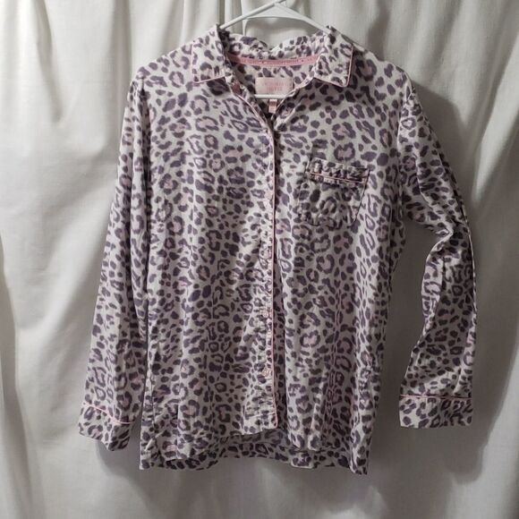 Victoria's Secret. Pink Animal Print Button-up, Long Sleeve Pajama Top. Size S - Picture 1 of 13